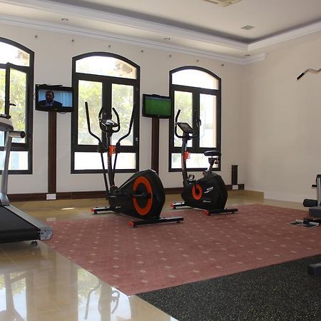 Delmon Hotel Apartments Maszkat Kültér fotó