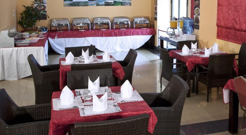 Delmon Hotel Apartments Maszkat Kültér fotó