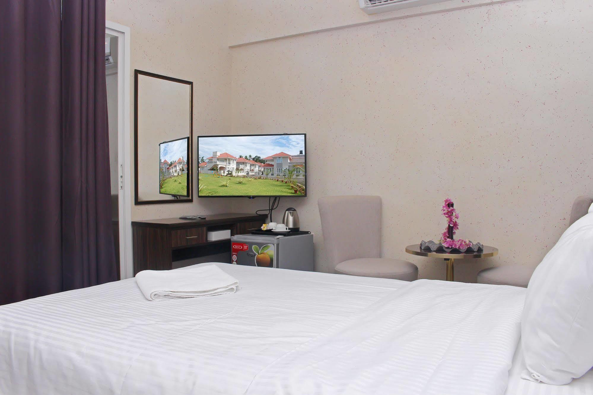 Delmon Hotel Apartments Maszkat Kültér fotó