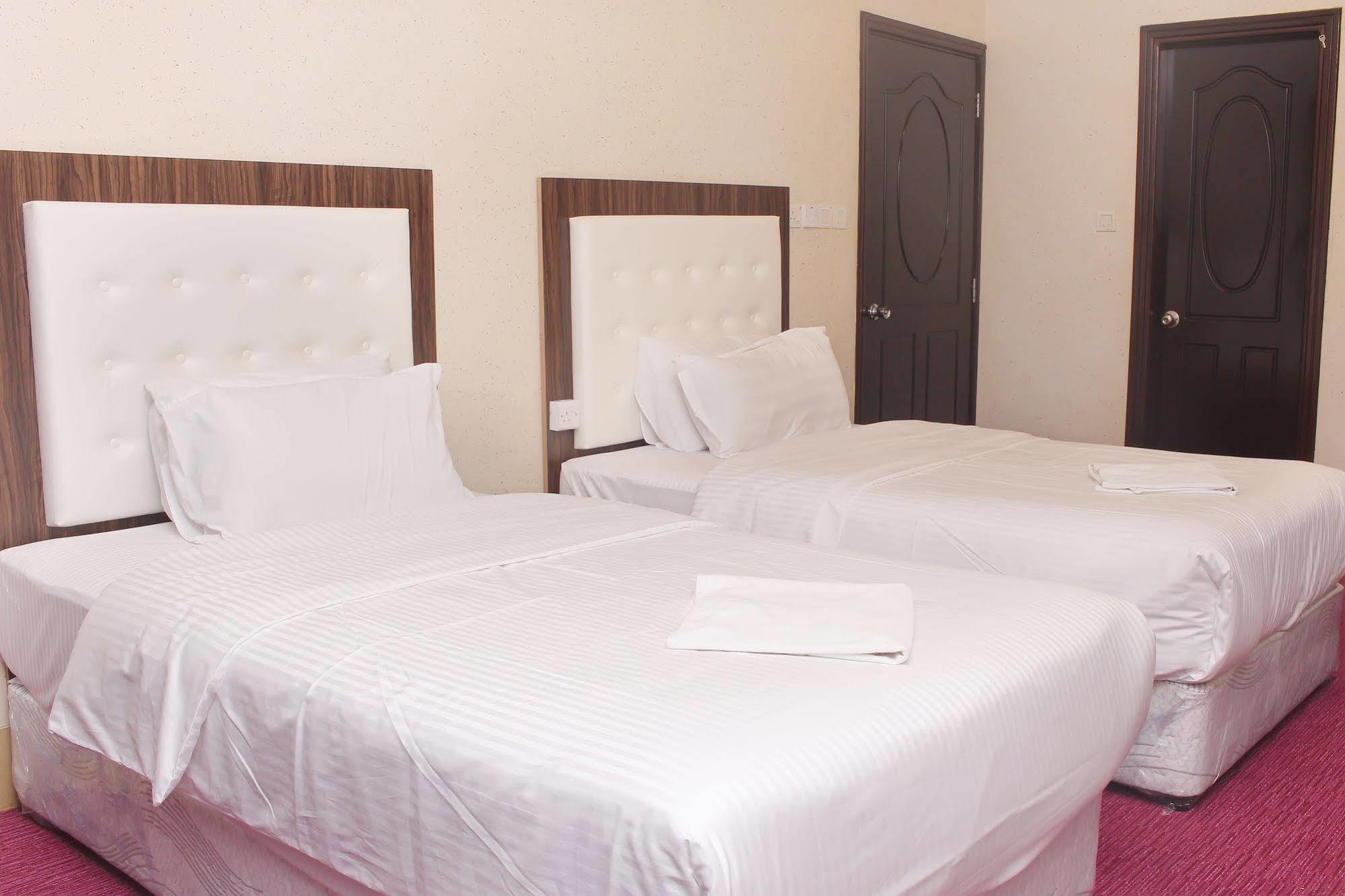Delmon Hotel Apartments Maszkat Kültér fotó