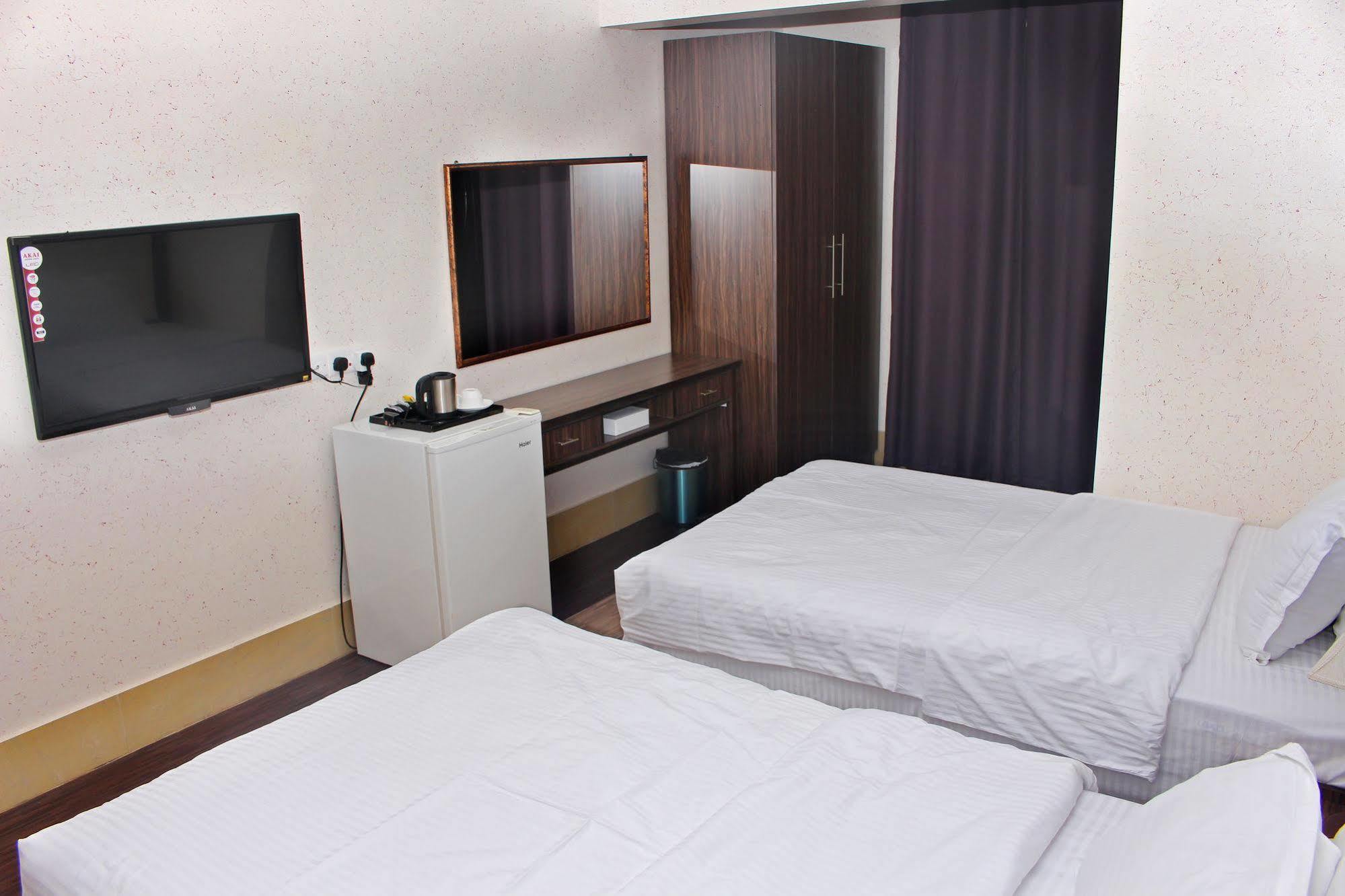 Delmon Hotel Apartments Maszkat Kültér fotó